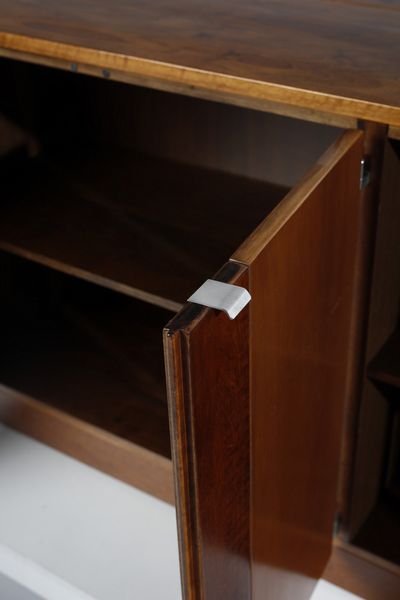 FRATELLI SAPORITI : attribuito. Credenza  - Asta Asta 378 | DESIGN E ARTI DECORATIVE DEL NOVECENTO - DESIGN Online - Associazione Nazionale - Case d'Asta italiane