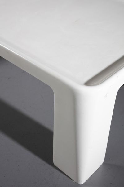 BELLINI MARIO (n. 1935) : Coppia di tavolini Amanta per C&B  - Asta Asta 378 | DESIGN E ARTI DECORATIVE DEL NOVECENTO - DESIGN Online - Associazione Nazionale - Case d'Asta italiane