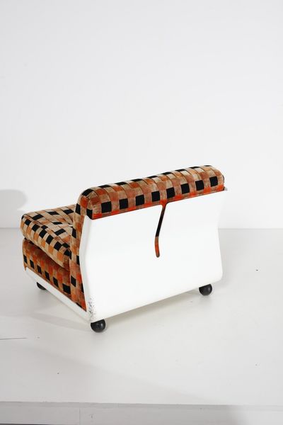 BELLINI MARIO (n. 1935) : Quattro poltrone Amanta per Bellini  - Asta Asta 378 | DESIGN E ARTI DECORATIVE DEL NOVECENTO - DESIGN Online - Associazione Nazionale - Case d'Asta italiane