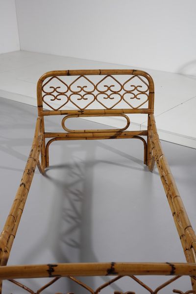 AGNOLI TITO (1931 - 2012) : nello stile di. Coppia di letti  - Asta Asta 378 | DESIGN E ARTI DECORATIVE DEL NOVECENTO - DESIGN Online - Associazione Nazionale - Case d'Asta italiane