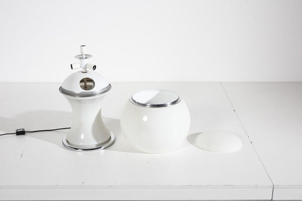 CELADA GIANNI (n. 1935) : Lampada da terra Mongolfiera per Fontana Arte  - Asta Asta 378 | DESIGN E ARTI DECORATIVE DEL NOVECENTO - DESIGN Online - Associazione Nazionale - Case d'Asta italiane