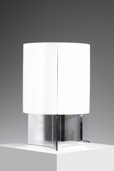 VIGNELLI MASSIMO (n. 1931) : Lampada da tavolo 526/g per Arteluce  - Asta Asta 378 | DESIGN E ARTI DECORATIVE DEL NOVECENTO - DESIGN Online - Associazione Nazionale - Case d'Asta italiane