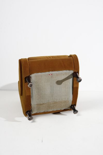 VALLA RITO (1911 - 1991) : Poltrona  - Asta Asta 378 | DESIGN E ARTI DECORATIVE DEL NOVECENTO - DESIGN Online - Associazione Nazionale - Case d'Asta italiane