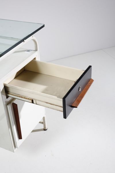 MANIFATTURA ITALIANA : Scrivania con sedia  - Asta Asta 378 | DESIGN E ARTI DECORATIVE DEL NOVECENTO - DESIGN Online - Associazione Nazionale - Case d'Asta italiane