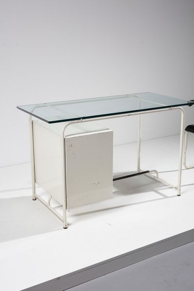 MANIFATTURA ITALIANA : Scrivania con sedia  - Asta Asta 378 | DESIGN E ARTI DECORATIVE DEL NOVECENTO - DESIGN Online - Associazione Nazionale - Case d'Asta italiane