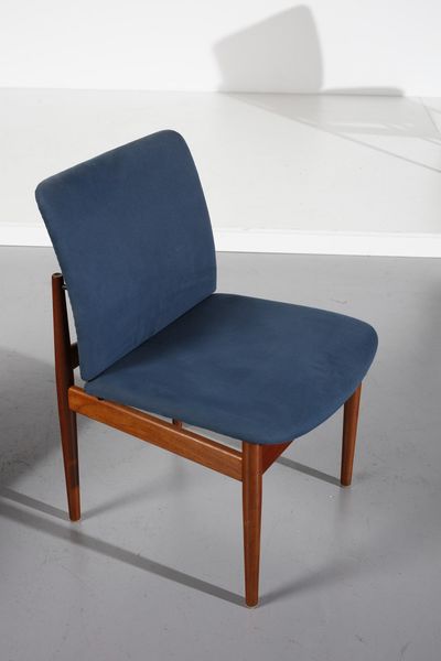 FRANCE & SON : Quattro sedie  - Asta Asta 378 | DESIGN E ARTI DECORATIVE DEL NOVECENTO - DESIGN Online - Associazione Nazionale - Case d'Asta italiane