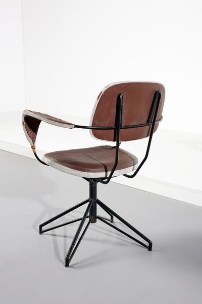 VELCA : Coppia di poltrone Cocorita  - Asta Asta 378 | DESIGN E ARTI DECORATIVE DEL NOVECENTO - DESIGN Online - Associazione Nazionale - Case d'Asta italiane