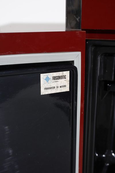 RIZZO WILLY (1928 - 2013) : Coppia di credenze per Mario Sabot  - Asta Asta 378 | DESIGN E ARTI DECORATIVE DEL NOVECENTO - DESIGN Online - Associazione Nazionale - Case d'Asta italiane