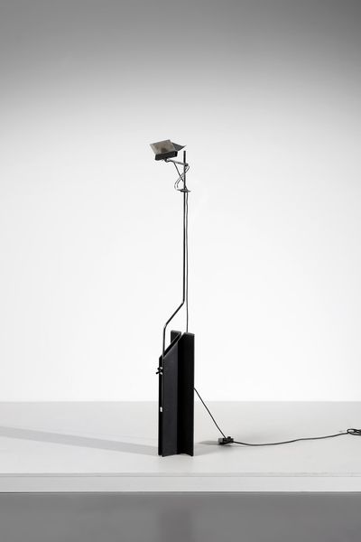 CHIGGIO ENNIO (n. 1938) : Lampada da terra MP per Lumenform  - Asta Asta 378 | DESIGN E ARTI DECORATIVE DEL NOVECENTO - DESIGN Online - Associazione Nazionale - Case d'Asta italiane