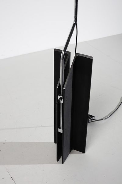 CHIGGIO ENNIO (n. 1938) : Lampada da terra MP per Lumenform  - Asta Asta 378 | DESIGN E ARTI DECORATIVE DEL NOVECENTO - DESIGN Online - Associazione Nazionale - Case d'Asta italiane