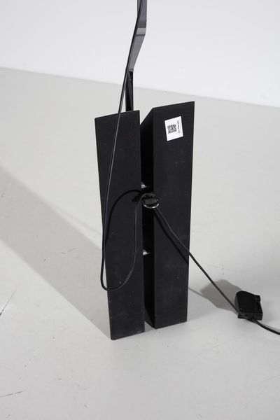 CHIGGIO ENNIO (n. 1938) : Lampada da terra MP per Lumenform  - Asta Asta 378 | DESIGN E ARTI DECORATIVE DEL NOVECENTO - DESIGN Online - Associazione Nazionale - Case d'Asta italiane