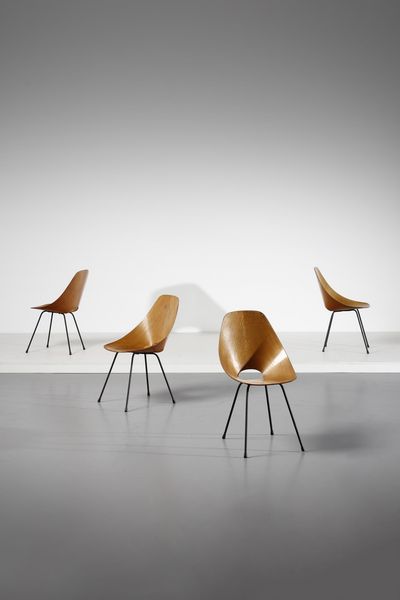 NOBILI VITTORIO (n. 1935) : Quattro sedie Medea  - Asta Asta 378 | DESIGN E ARTI DECORATIVE DEL NOVECENTO - DESIGN Online - Associazione Nazionale - Case d'Asta italiane