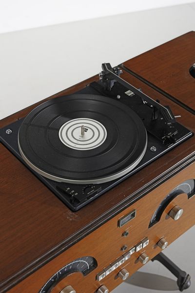 CASTIGLIONI ACHILLE (1918 - 2002) : Radio stereo giradischi RR126  per Brionvega  - Asta Asta 378 | DESIGN E ARTI DECORATIVE DEL NOVECENTO - DESIGN Online - Associazione Nazionale - Case d'Asta italiane