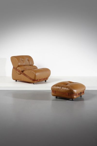 MANIFATTURA ITALIANA : Poltrona e poggiapiedi  - Asta Asta 378 | DESIGN E ARTI DECORATIVE DEL NOVECENTO - DESIGN Online - Associazione Nazionale - Case d'Asta italiane