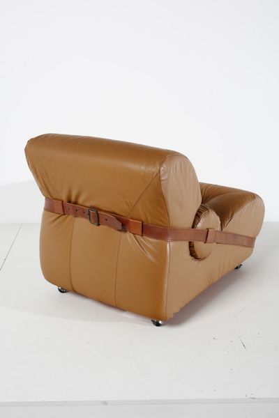 MANIFATTURA ITALIANA : Poltrona e poggiapiedi  - Asta Asta 378 | DESIGN E ARTI DECORATIVE DEL NOVECENTO - DESIGN Online - Associazione Nazionale - Case d'Asta italiane