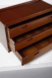 AGNOLI TITO (1931 - 2012) : Cassettiera Fiorenza per Molteni  - Asta Asta 378 | DESIGN E ARTI DECORATIVE DEL NOVECENTO - DESIGN Online - Associazione Nazionale - Case d'Asta italiane