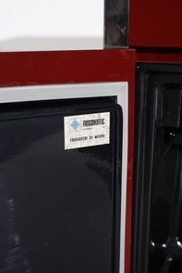 RIZZO WILLY (1928 - 2013) : Coppia di credenze per Mario Sabot  - Asta Asta 378 | DESIGN E ARTI DECORATIVE DEL NOVECENTO - DESIGN Online - Associazione Nazionale - Case d'Asta italiane