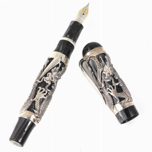 MONTEGRAPPA THE DRAGON PENNA STILOGRAFICA EDIZIONE LIMITATA 1249/1912 ANNO 1995  - Asta Orologi e penne - Associazione Nazionale - Case d'Asta italiane