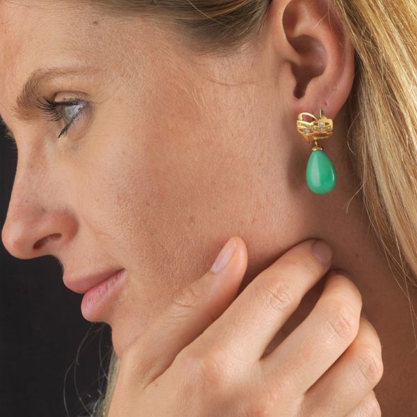 PAIO DI ORECCHINI PENDENTI CON PASTA DI TURCHESE E DIAMANTI  - Asta Gioielli  - Associazione Nazionale - Case d'Asta italiane