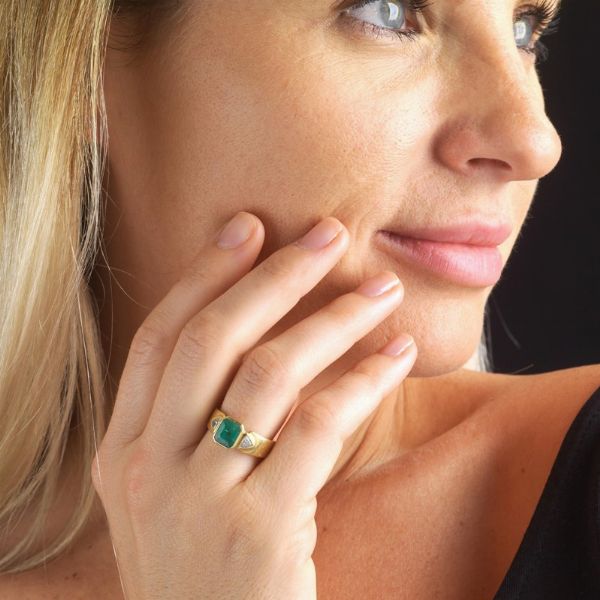 ANELLO CON SMEARLDO E DIAMANTI  - Asta Gioielli  - Associazione Nazionale - Case d'Asta italiane