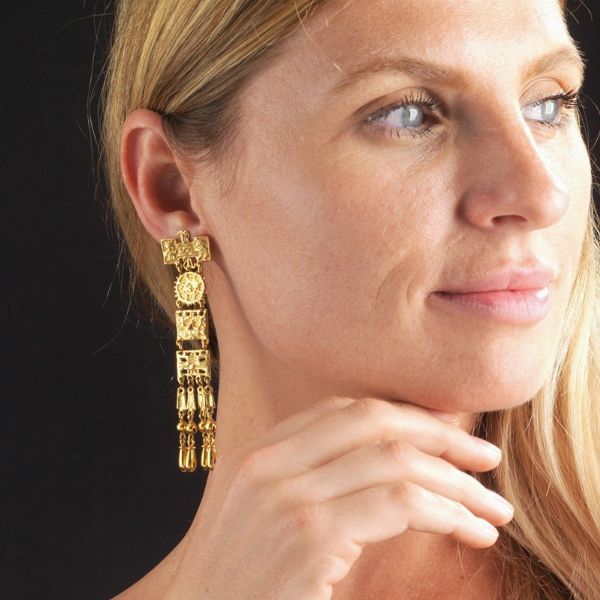 PAIO DI LUNGHI ORECCHINI PENDENTI  - Asta Gioielli  - Associazione Nazionale - Case d'Asta italiane