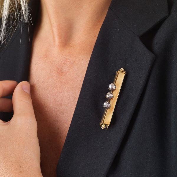 SPILLA A BARRETTA CON DIAMANTI  - Asta Gioielli  - Associazione Nazionale - Case d'Asta italiane