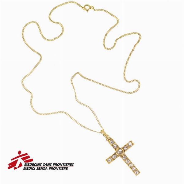 COLLANA CON CROCE PENDENTE  - Asta Gioielli  - Associazione Nazionale - Case d'Asta italiane