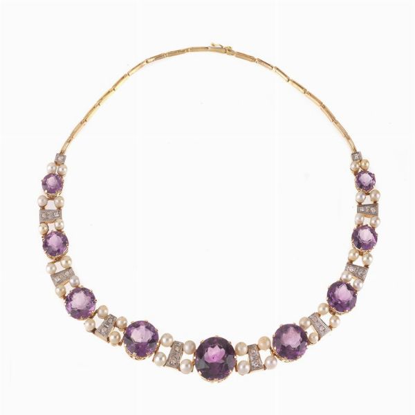 GIROCOLLO CON AMETISTE PERLE E DIAMANTI  - Asta Gioielli  - Associazione Nazionale - Case d'Asta italiane