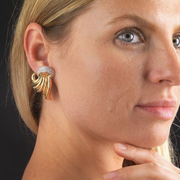 PAIO DI ORECCHINI A FORMA DI ALI D'ANGELO  - Asta Gioielli  - Associazione Nazionale - Case d'Asta italiane