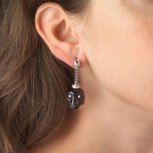 PAIO DI ORECCHINI PENDENTI CON TESCHI  - Asta Gioielli  - Associazione Nazionale - Case d'Asta italiane