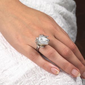 ANELLO CON PERLA BAROCCA E DIAMANTI  - Asta Gioielli  - Associazione Nazionale - Case d'Asta italiane