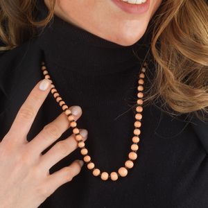 COLLANA IN CORALLO ROSA E ONICE  - Asta Gioielli  - Associazione Nazionale - Case d'Asta italiane