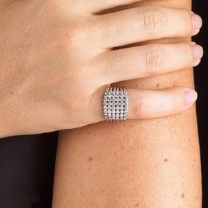 ANELLO A FASCIA CON DIAMANTI  - Asta Gioielli  - Associazione Nazionale - Case d'Asta italiane