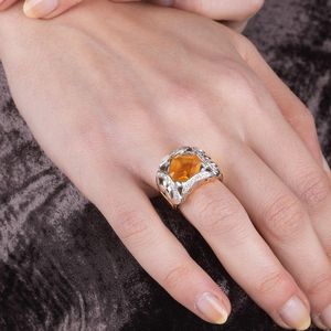 ANELLO A FASCIA CON QUARZO CITRINO E DIAMANTI  - Asta Gioielli  - Associazione Nazionale - Case d'Asta italiane