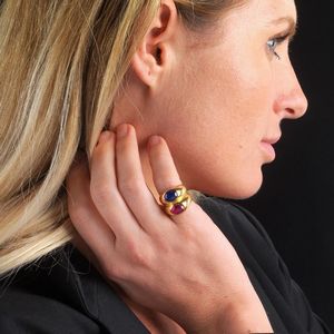 ANELLO A DOPPIA FASCIA CON ZAFFIRO E RUBINO  - Asta Gioielli  - Associazione Nazionale - Case d'Asta italiane