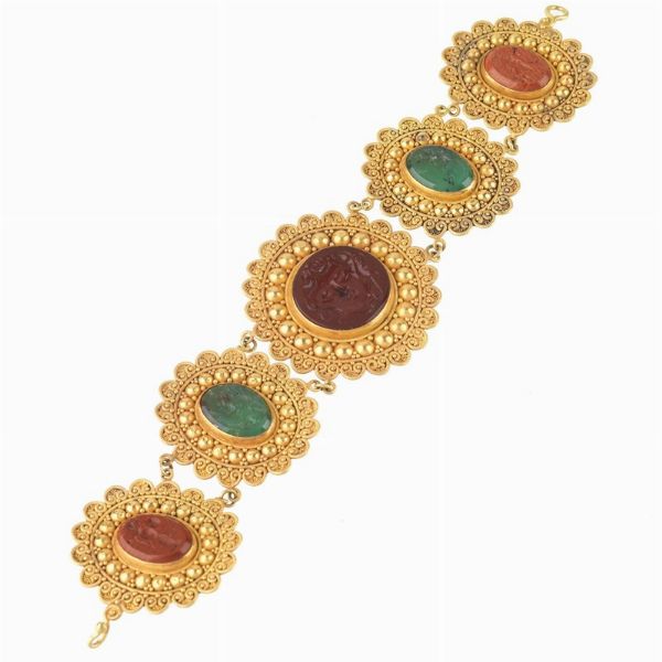 BRACCIALE STILE ARCHEOLOGICO CON PIETRE DURE  - Asta Gioielli in stile archeologico  - Associazione Nazionale - Case d'Asta italiane