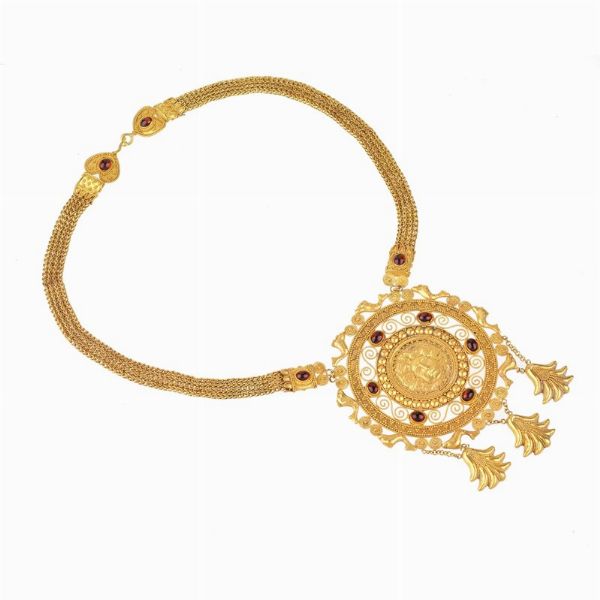 COLLANA STILE ARCHEOLOGICO CON GRANDE PENDENTE  - Asta Gioielli in stile archeologico  - Associazione Nazionale - Case d'Asta italiane
