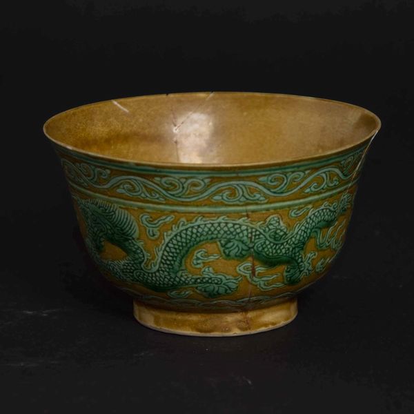 Due piccole ciotole in porcellana a smalti Sancai con figure di draghi, Cina, Dinastia Qing, marca e del periodo Guangxu (1875-1908)  - Asta Fine chinese works of art - Associazione Nazionale - Case d'Asta italiane