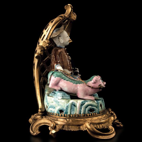 Raro gruppo in porcellana raffigurante personaggio e Cane di Pho, Cina, Dinastia Qing, epoca Qianlong (1736-1796)  - Asta Fine chinese works of art - Associazione Nazionale - Case d'Asta italiane