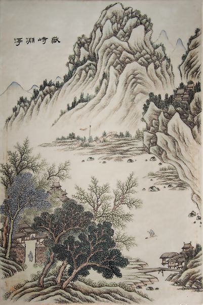 Placca in porcellana a smalti policromi raffigurante paesaggio con montagne e villaggio, Cina, Dinastia Qing, XIX secolo  - Asta Fine chinese works of art - Associazione Nazionale - Case d'Asta italiane