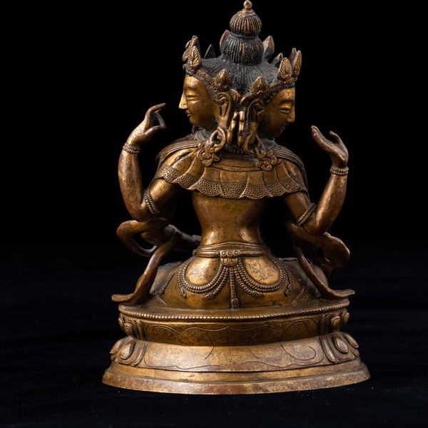 Figura di Amitaya in bronzo seduta su doppio fiore di loto, Cina, Dinastia Qing, epoca Qianlong (1736-1796)  - Asta Fine chinese works of art - Associazione Nazionale - Case d'Asta italiane