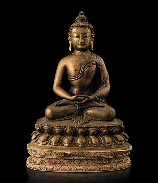 Figura di Buddha Amitayus seduto su doppio fiore di loto in bronzo, Cina, Dinastia Qing, epoca Qianlong (1736-1796)  - Asta Fine chinese works of art - Associazione Nazionale - Case d'Asta italiane