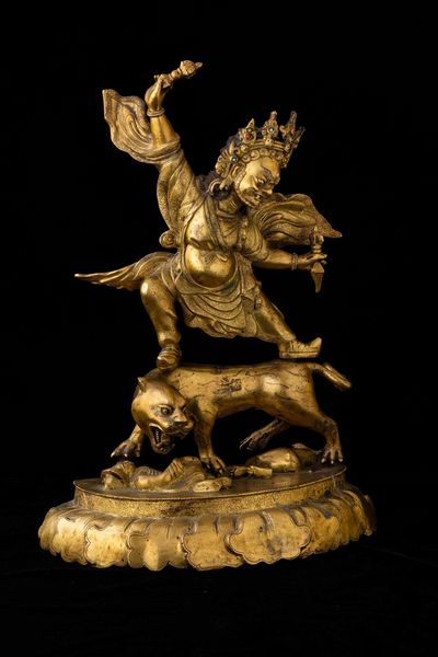 Grande figura di Yama Lord of Hell in bronzo dorato con innesti di pietre dure, Cina, Dinastia Qing, XIX secolo  - Asta Fine chinese works of art - Associazione Nazionale - Case d'Asta italiane
