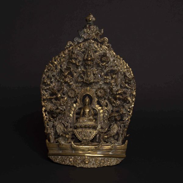 Raro gruppo in bronzo con figura centrale di Buddha entro aura e altre divinit�, Tibet, XVIII secolo  - Asta Fine chinese works of art - Associazione Nazionale - Case d'Asta italiane