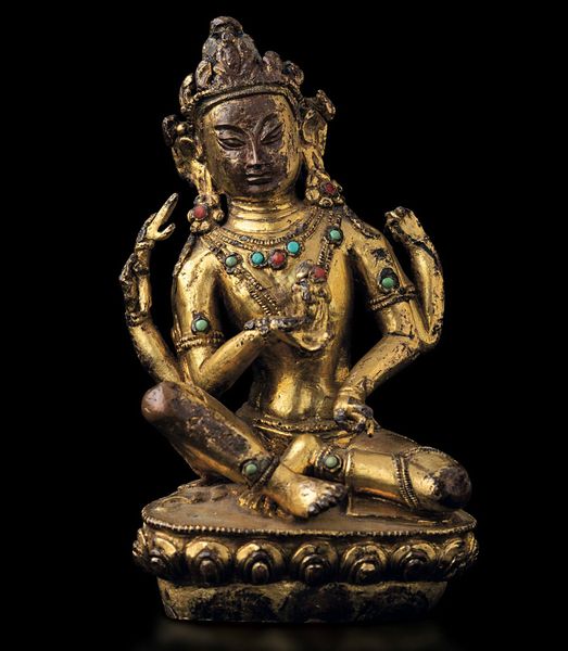 Figura di Avalokitesvara seduta su fiore di loto in bronzo dorato con tracce di policromia e innesti di pietre dure, Tibet, XV-XVI secolo  - Asta Fine chinese works of art - Associazione Nazionale - Case d'Asta italiane