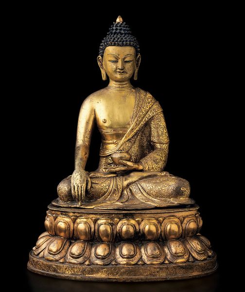 Grande figura di Buddha Sakyamuni seduto su doppio fiore di loto in bronzo dorato con tracce di policromia, Tibet, XIX secolo  - Asta Fine chinese works of art - Associazione Nazionale - Case d'Asta italiane