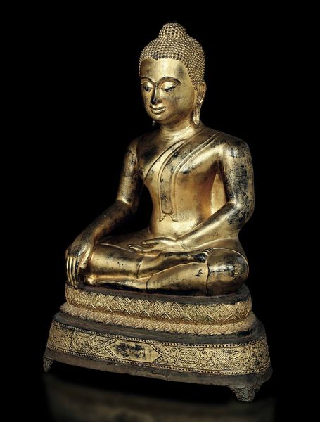 Grande figura di Buddha Sakyamuni in bronzo dorato, Thailandia, inizi XIX secolo  - Asta Fine chinese works of art - Associazione Nazionale - Case d'Asta italiane