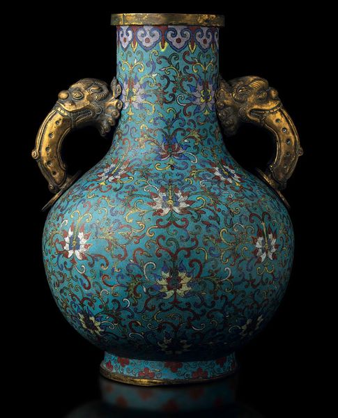 Grande vaso a smalti cloisonn� a doppia ansa con mascheroni e decori a fiore di loto, Cina, Dinastia Qing, epoca Qianlong (1736-1796)  - Asta Fine chinese works of art - Associazione Nazionale - Case d'Asta italiane