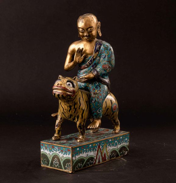 Gruppo a smalti cloisonn� raffigurante saggio su tigre, Cina, Dinastia Qing, epoca Qianlong (1736-1796)  - Asta Fine chinese works of art - Associazione Nazionale - Case d'Asta italiane
