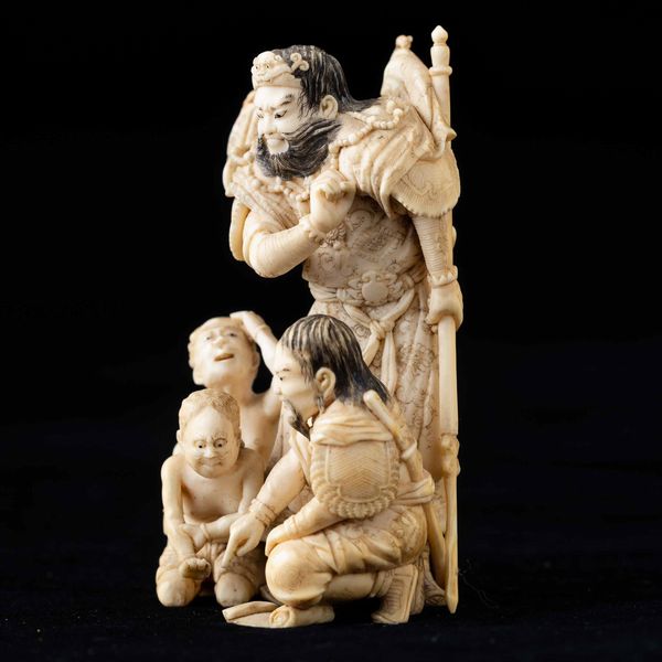Okimono scolpito in avorio parzialmente dipinto raffigurante guerrieri con fanciulli, Giappone, periodo Meiji (1868-1912)  - Asta Fine chinese works of art - Associazione Nazionale - Case d'Asta italiane